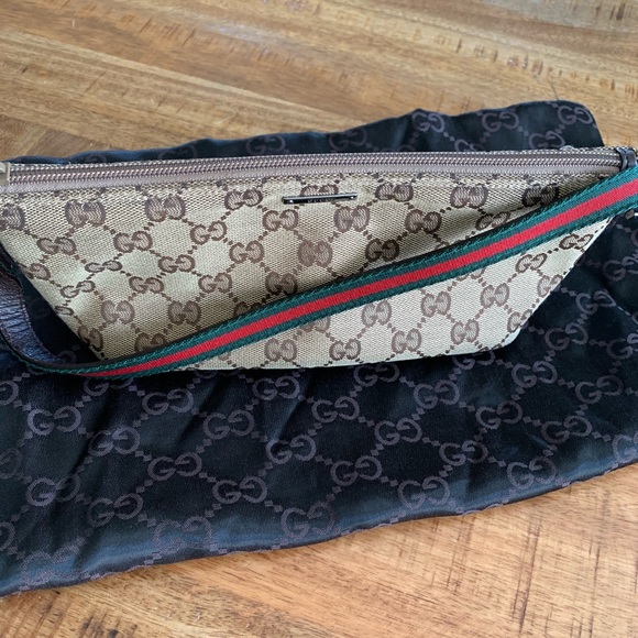Gucci Handbags - Authentic Gucci pochette